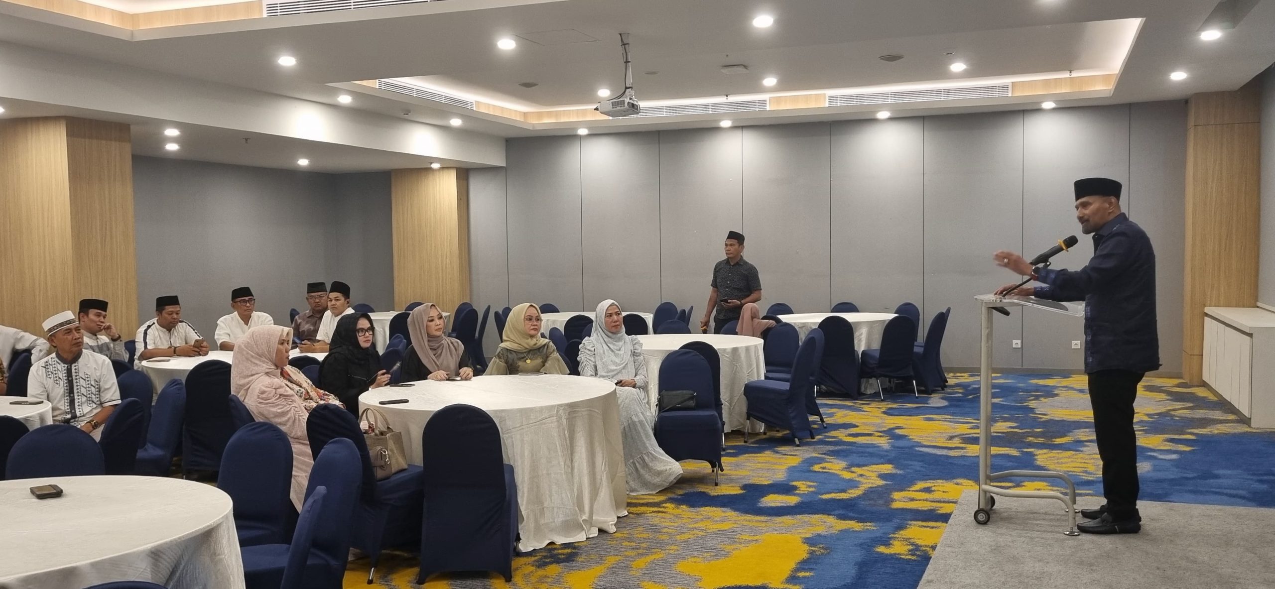 Ketua-Kadin-Jambi-Usman-Sulaiman saat memberi sambutan