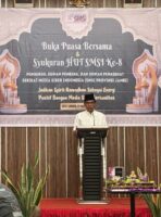 Mukhtadi Putranusa, Ketua SMSI Jambi memberikan sambutan pada buka puasa dan HUt SMSI ke-8