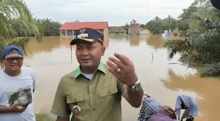 Bupati Tebo Tinjau Lokasi Banjir dan Minta Kepala Desa Laporkan Warga Terdampak Secara Aktif